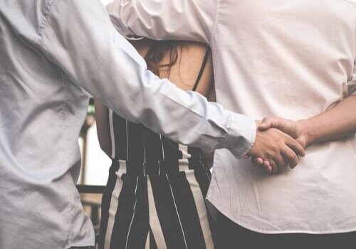 金华调查取证：离婚怎么让谁给分割财产